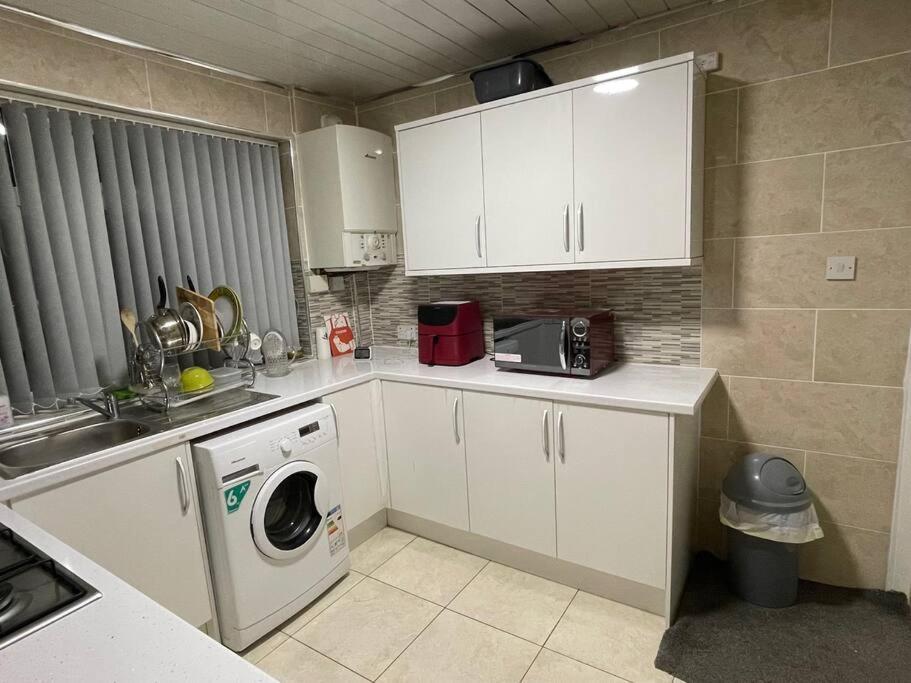 Large Beautiful 3 Bed House In City Of Birmingham Exterior photo